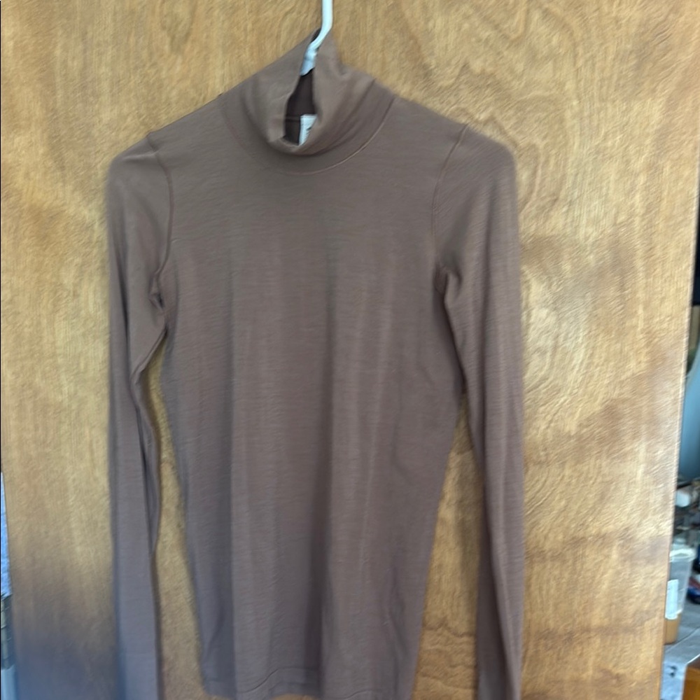 Athleta foresthill Ascent turtleneck wool blend long sleeve top Small